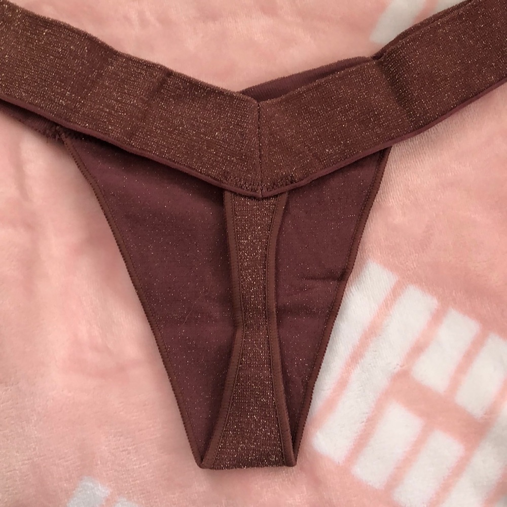 PINK Victoria’s Secret Weekender Seamless Thong - Picture 4 of 5